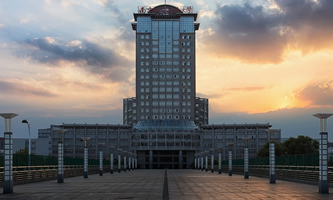 �Ͼ����պ����W(xu��)���ڶ�݆���pһ�������O(sh��)��У�����O(sh��)�W(xu��)��