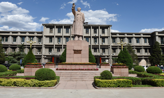 ɽ����W���ڶ�݆���pһ�������O(sh��)��У�����O(sh��)�W��