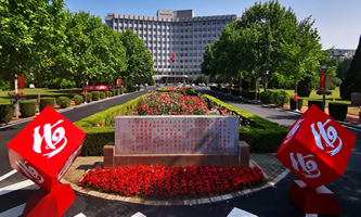 ���B���´�W(xu��)������һ����W(xu��)��һ���W(xu��)�ƽ��O(sh��)��У�����O(sh��)�W(xu��)��