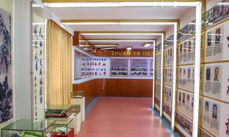 ����е�һ�I(y��)�Ќ��W(xu��)У