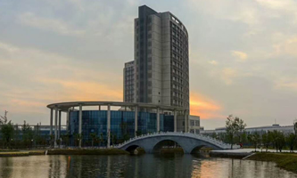 �����н����Q�׌WУ